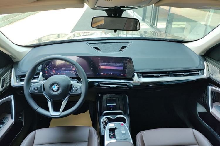 Used BMW X1 2023 sDrive25Li X Design Package Center Console