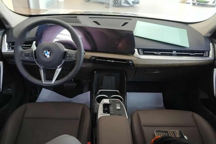 Used BMW X1 2023 xDrive25Li X Design Package Center Console