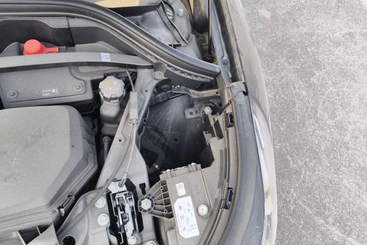 Used BMW X1 2023 sDrive25Li M Sport Package Engine Bay Left