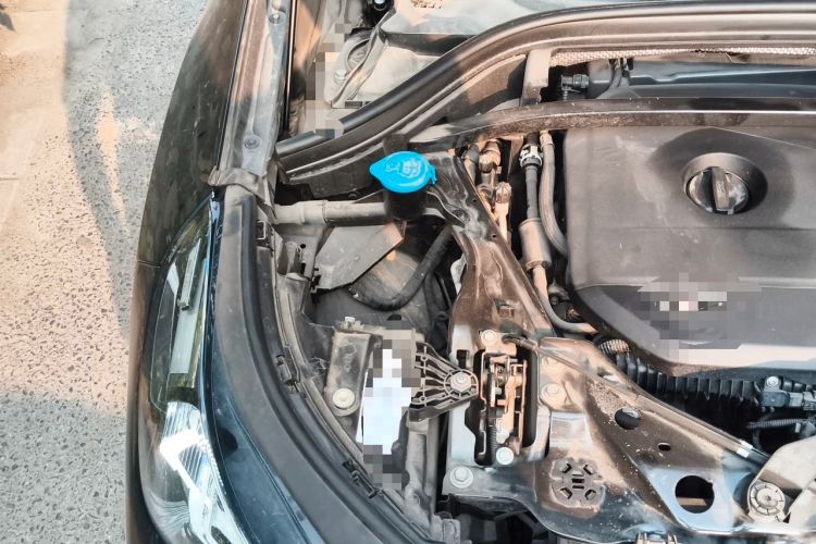 Used BMW X1 2023 sDrive25Li M Sport Package Engine Bay Right