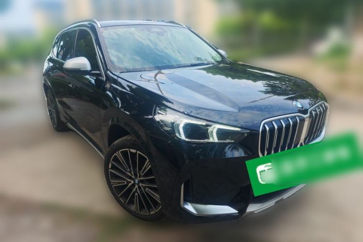 Used BMW X1 2023 xDrive25Li X Design Package Front Right 45 Deg