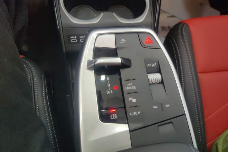 Used BMW X1 2023 sDrive25Li X Design Package Gear Lever