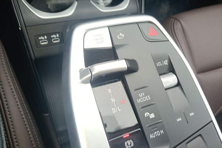Used BMW X1 2023 sDrive25Li X Design Package Gear Lever