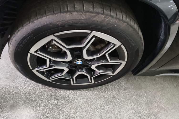 Used BMW X1 2023 sDrive25Li X Design Package Left Front Wheel Hub