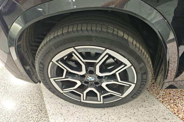 Used BMW X1 2023 sDrive25Li X Design Package Left Front Wheel Hub
