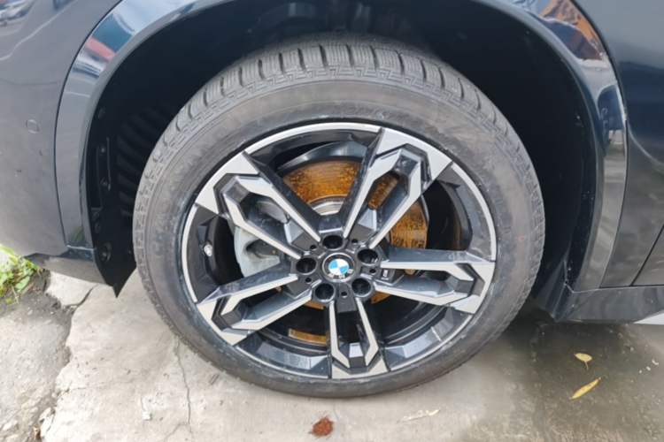 Used BMW X1 2023 sDrive25Li M Sport Package Left Front Wheel Hub