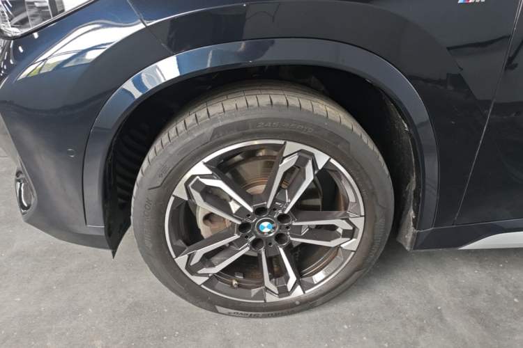 Used BMW X1 2023 sDrive25Li M Sport Package Left Front Wheel Hub