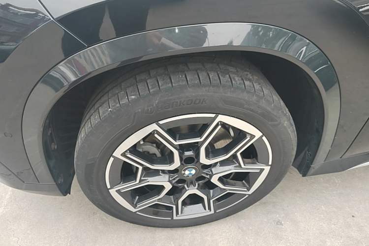 Used BMW X1 2023 sDrive25Li X Design Package Left Front Wheel Hub