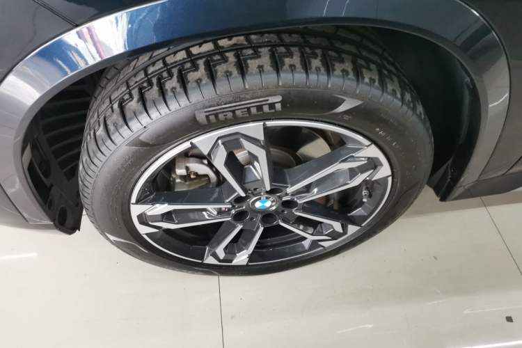 Used BMW X1 2023 sDrive25Li M Sport Package Left Front Wheel Hub