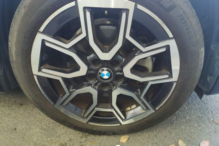 Used BMW X1 2023 sDrive25Li X Design Package Right Front Wheel Hub