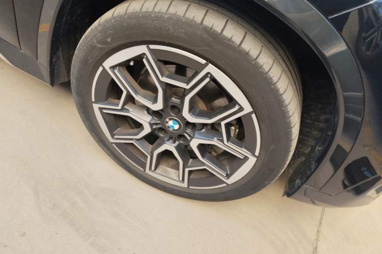 Used BMW X1 2023 sDrive25Li X Design Package Right Front Wheel Hub