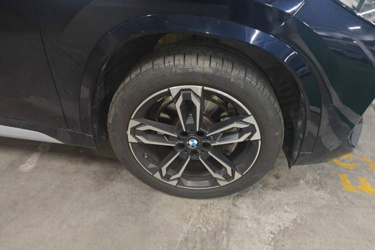 Used BMW X1 2023 sDrive25Li M Sport Package Right Front Wheel Hub