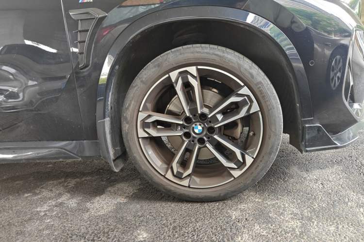 Used BMW X1 2023 sDrive25Li M Sport Package Right Front Wheel Hub