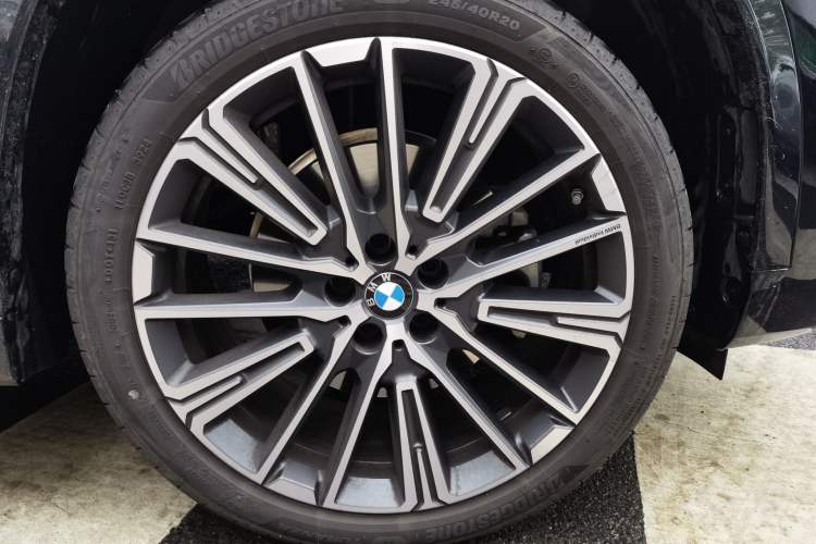 Used BMW X1 2023 xDrive25Li M Sport Package Right Front Wheel Hub