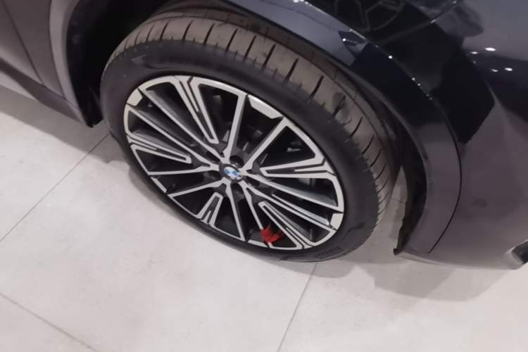 Used BMW X1 2023 xDrive25Li M Sport Package Right Front Wheel Hub