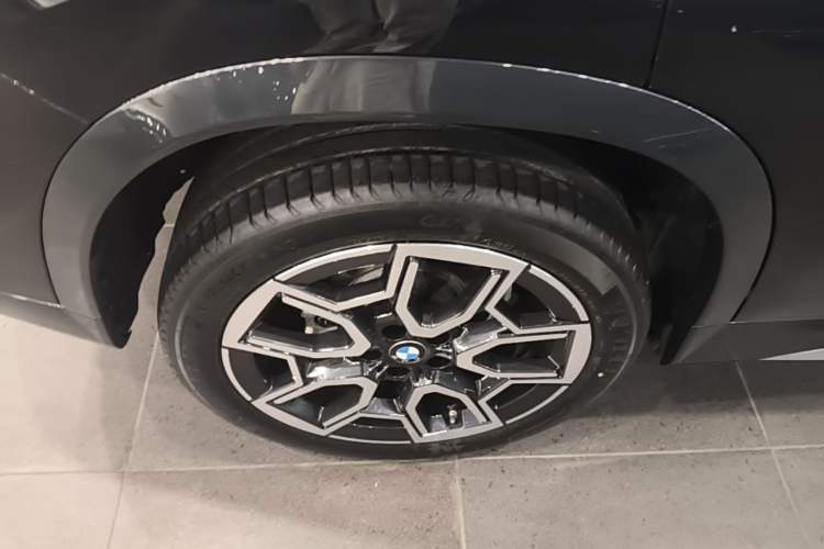 Used BMW X1 2023 sDrive25Li X Design Package Right Rear Wheel Hub