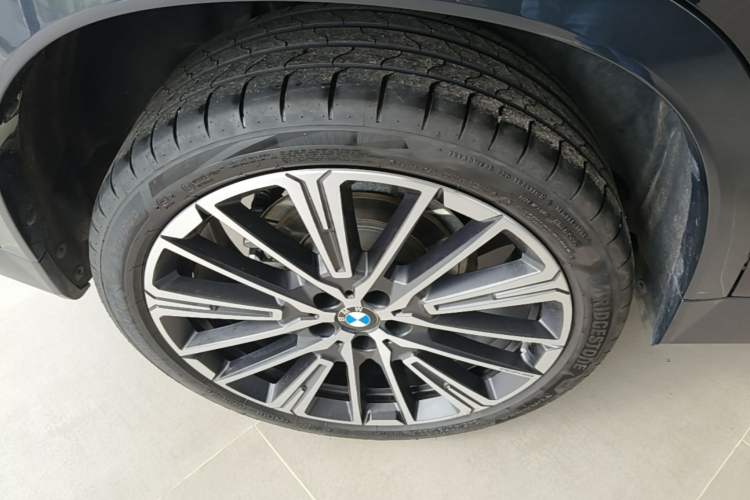Used BMW X1 2023 xDrive25Li X Design Package Right Rear Wheel Hub