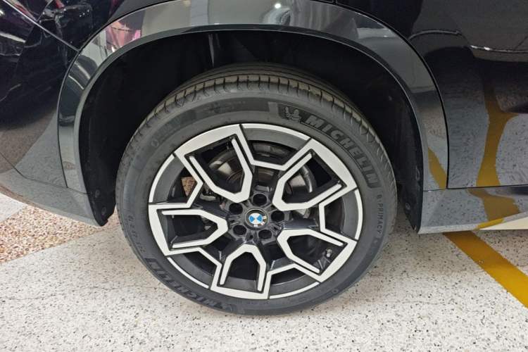 Used BMW X1 2023 sDrive25Li X Design Package Right Rear Wheel Hub