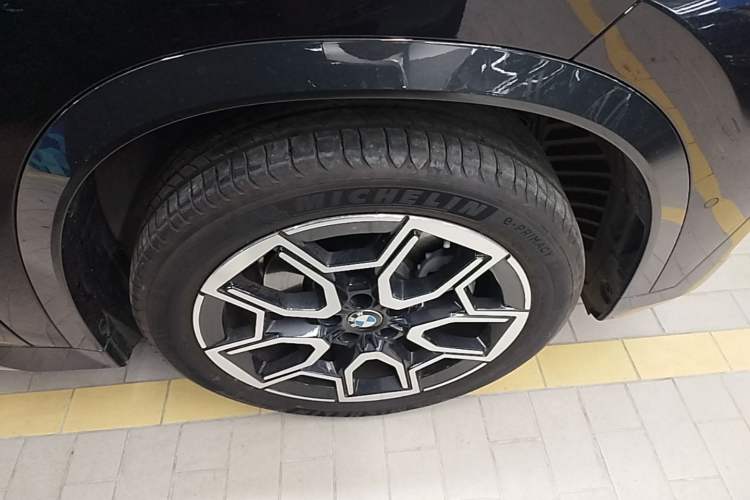 Used BMW X1 2023 sDrive25Li X Design Package Right Rear Wheel Hub