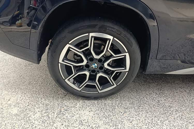 Used BMW X1 2023 sDrive25Li X Design Package Right Rear Wheel Hub