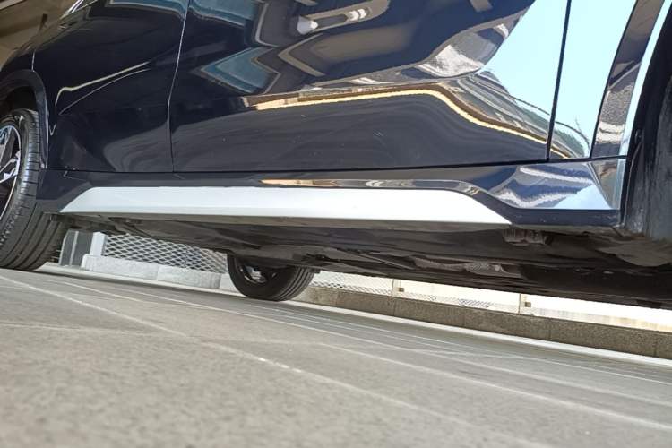 Used BMW X1 2023 sDrive25Li M Sport Package Right Side Sill