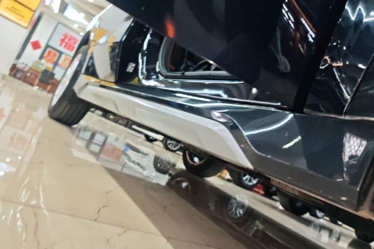 Used BMW X1 2023 sDrive20Li X Design Package Right Side Sill