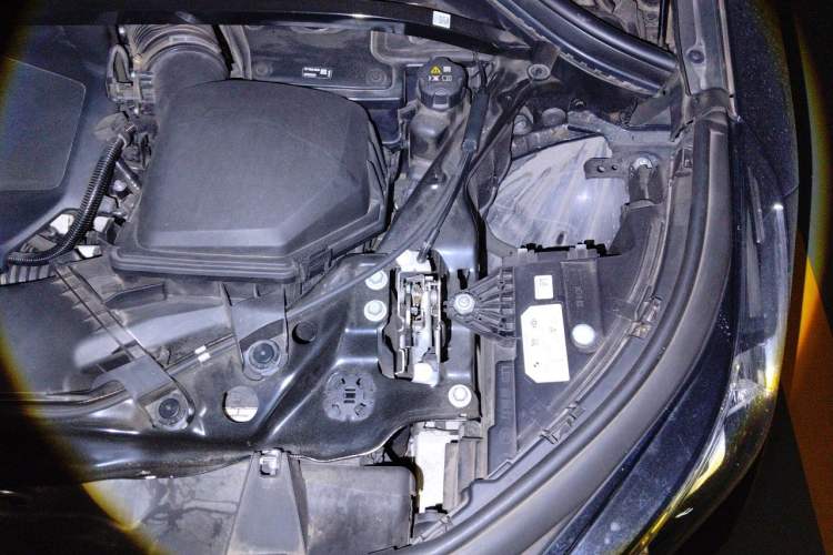 Used BMW X1 2023 sDrive25Li X Design Package Engine Bay Left