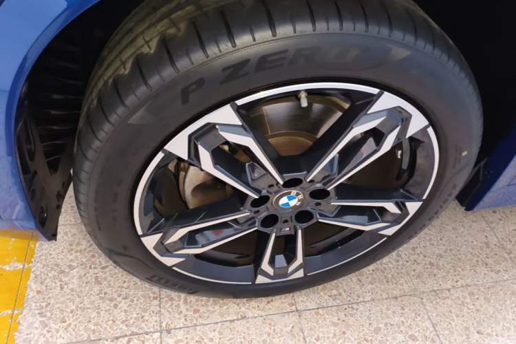 Used BMW X1 2023 sDrive25Li M Sport Package Left Front Wheel Hub