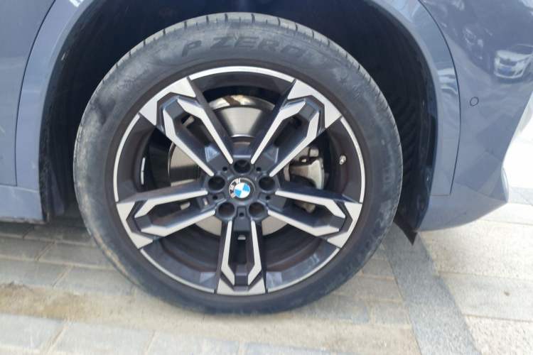 Used BMW X1 2023 sDrive25Li M Sport Package Right Front Wheel Hub