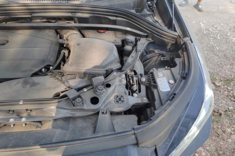 Used BMW X1 2023 sDrive25Li X Design Package Engine Bay Left