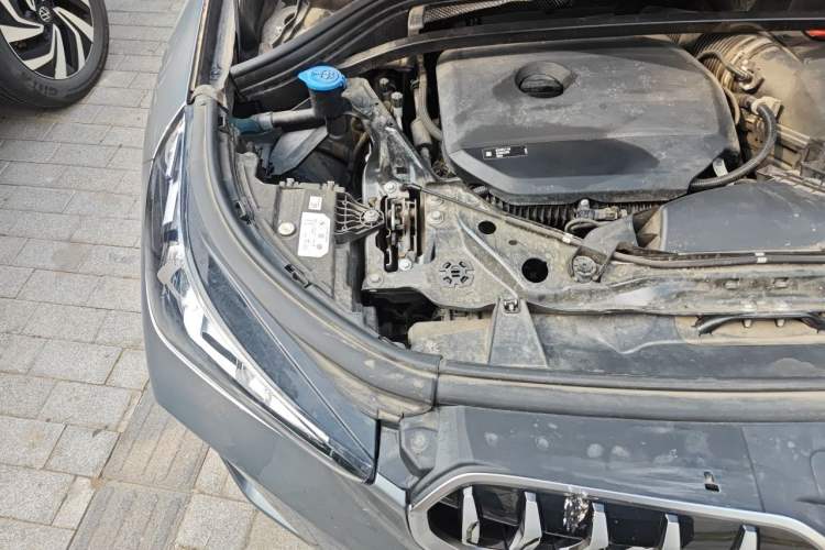 Used BMW X1 2023 sDrive25Li M Sport Package Engine Bay Right