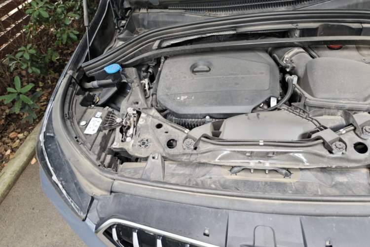 Used BMW X1 2023 sDrive25Li M Sport Package Engine Bay Right