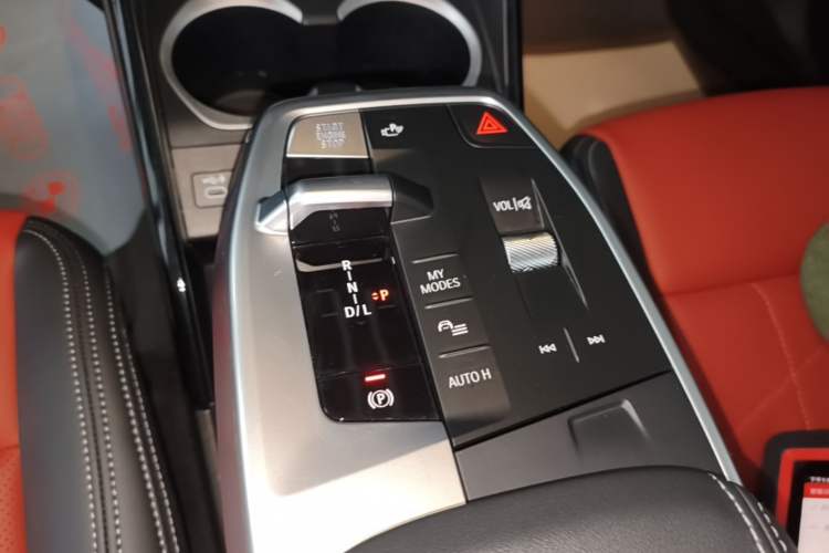 Used BMW X1 2023 xDrive25Li X Design Package Gear Lever
