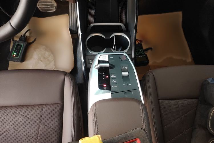 Used BMW X1 2023 xDrive25Li X Design Package Gear Lever