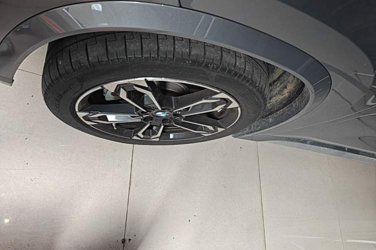 Used BMW X1 2023 sDrive25Li M Sport Package Left Front Wheel Hub