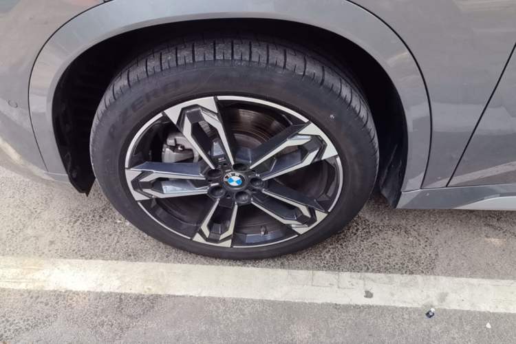 Used BMW X1 2023 sDrive25Li M Sport Package Left Front Wheel Hub