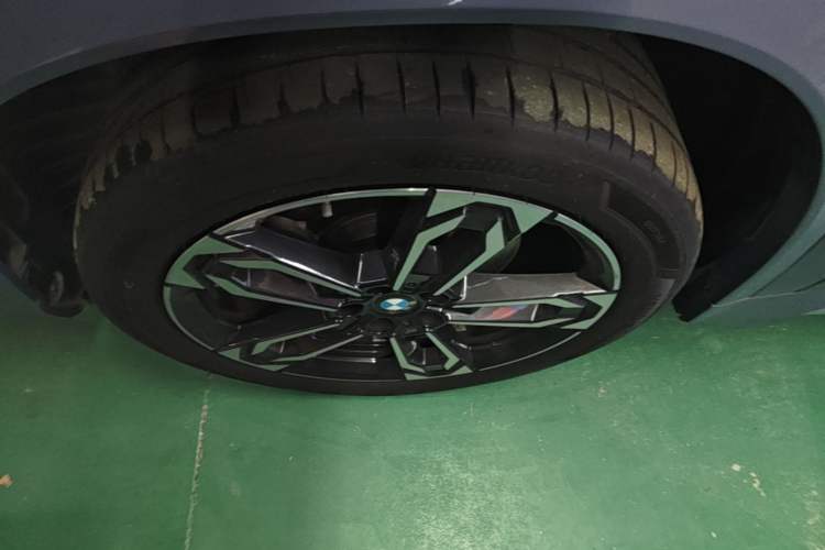 Used BMW X1 2023 sDrive25Li M Sport Package Left Front Wheel Hub