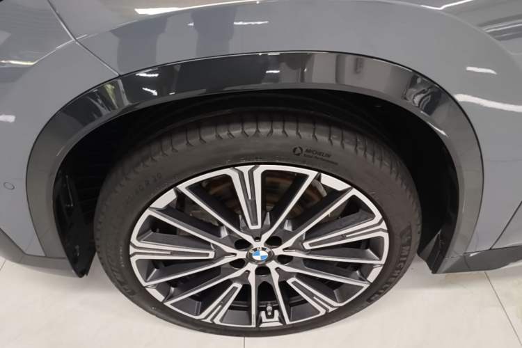 Used BMW X1 2023 xDrive25Li X Design Package Left Front Wheel Hub