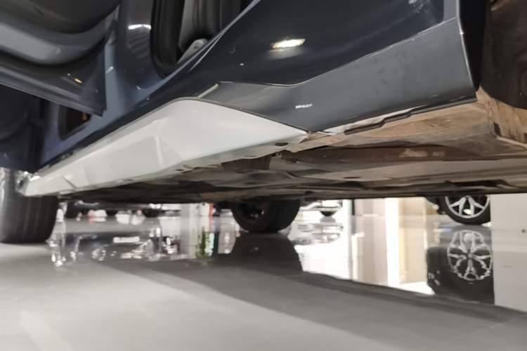 Used BMW X1 2023 xDrive25Li X Design Package Left Side Sill