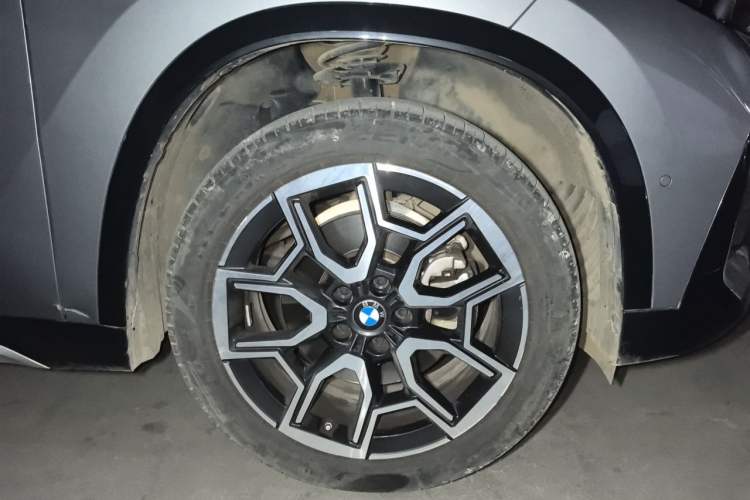 Used BMW X1 2023 sDrive25Li X Design Package Right Front Wheel Hub