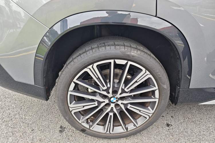 Used BMW X1 2023 xDrive25Li X Design Package Right Rear Wheel Hub