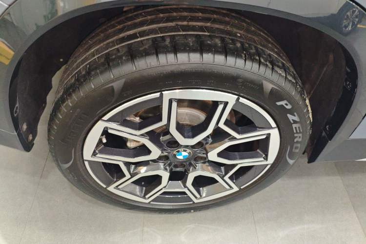 Used BMW X1 2023 sDrive25Li X Design Package Right Rear Wheel Hub