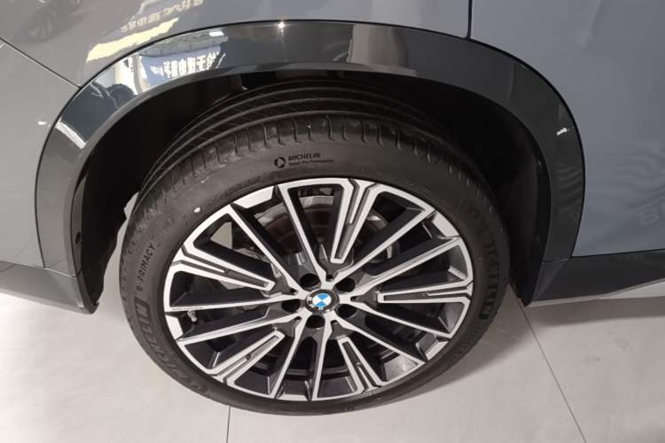 Used BMW X1 2023 xDrive25Li X Design Package Right Rear Wheel Hub