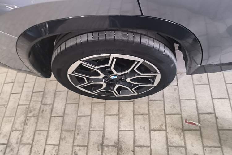Used BMW X1 2023 sDrive25Li X Design Package Right Rear Wheel Hub