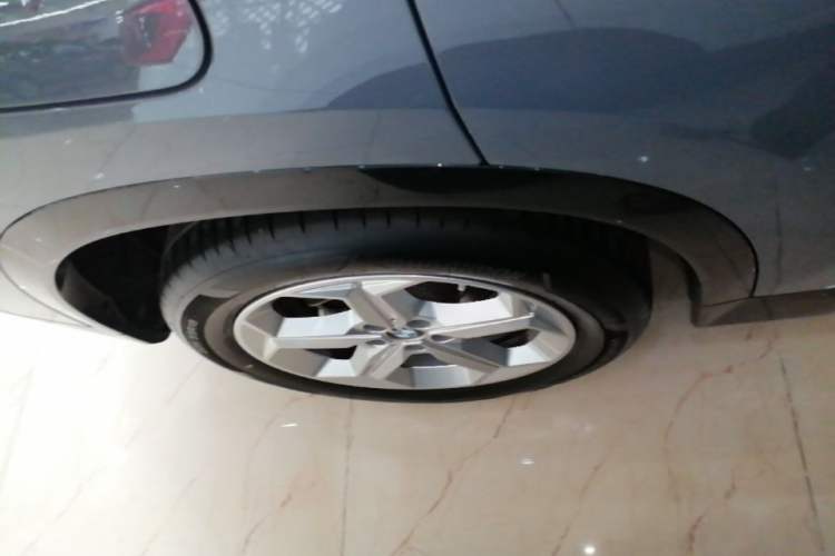 Used BMW X1 2023 sDrive20Li X Design Package Right Rear Wheel Hub