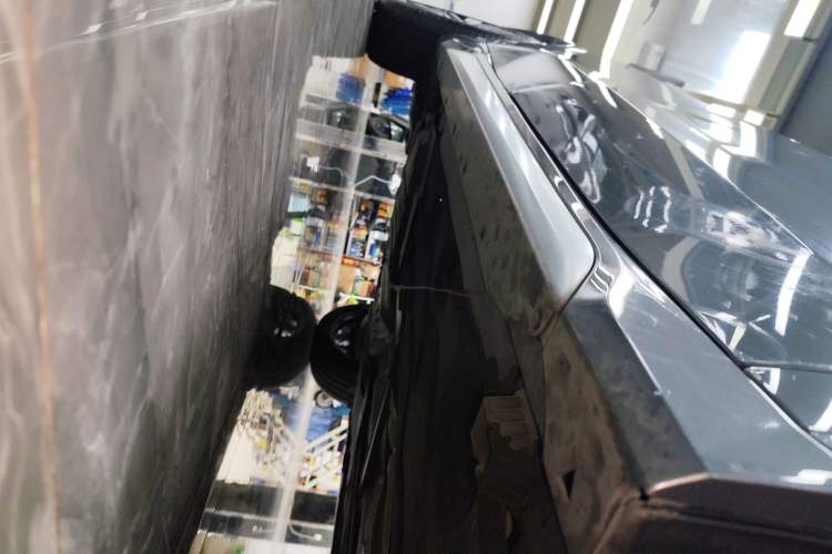 Used BMW X1 2023 xDrive25Li M Sport Package Right Side Sill
