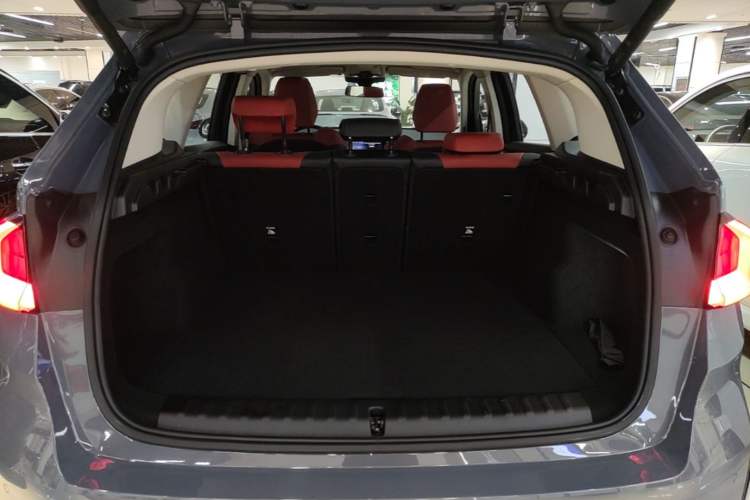 Used BMW X1 2023 xDrive25Li X Design Package Trunk