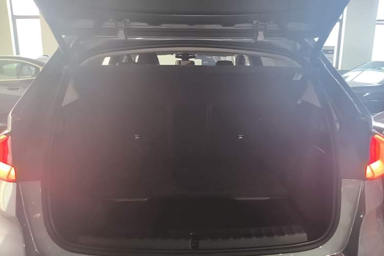 Used BMW X1 2023 sDrive25Li X Design Package Trunk