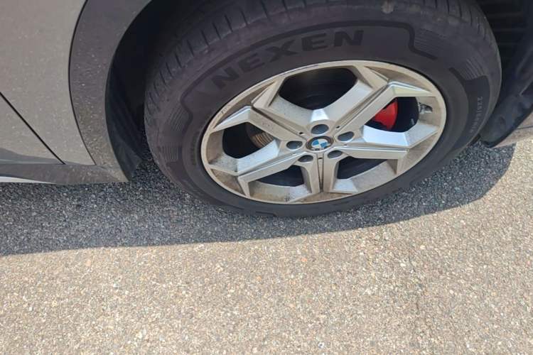 Used BMW X1 2023 sDrive20Li X Design Package Right Front Wheel Hub