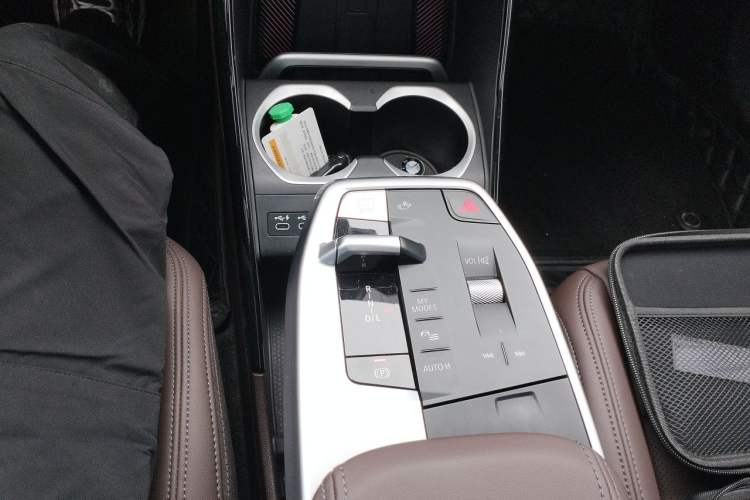 Used BMW X1 2023 sDrive25Li X Design Package Gear Lever